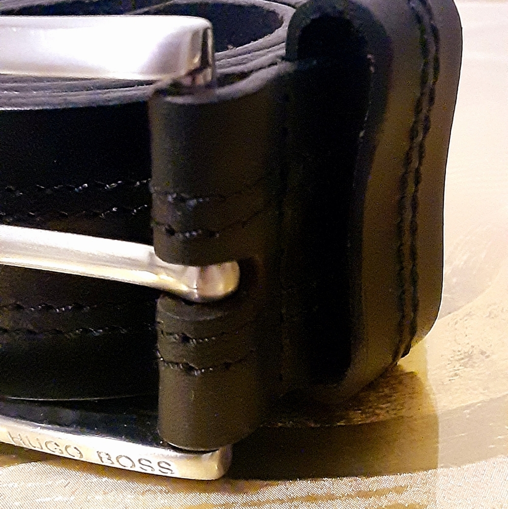 HUGO BOSS Black leather stitched belt